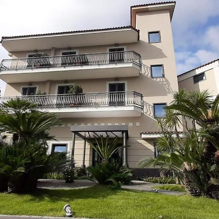 Hotel Tiro A Volo Поцуоли Екстериор снимка