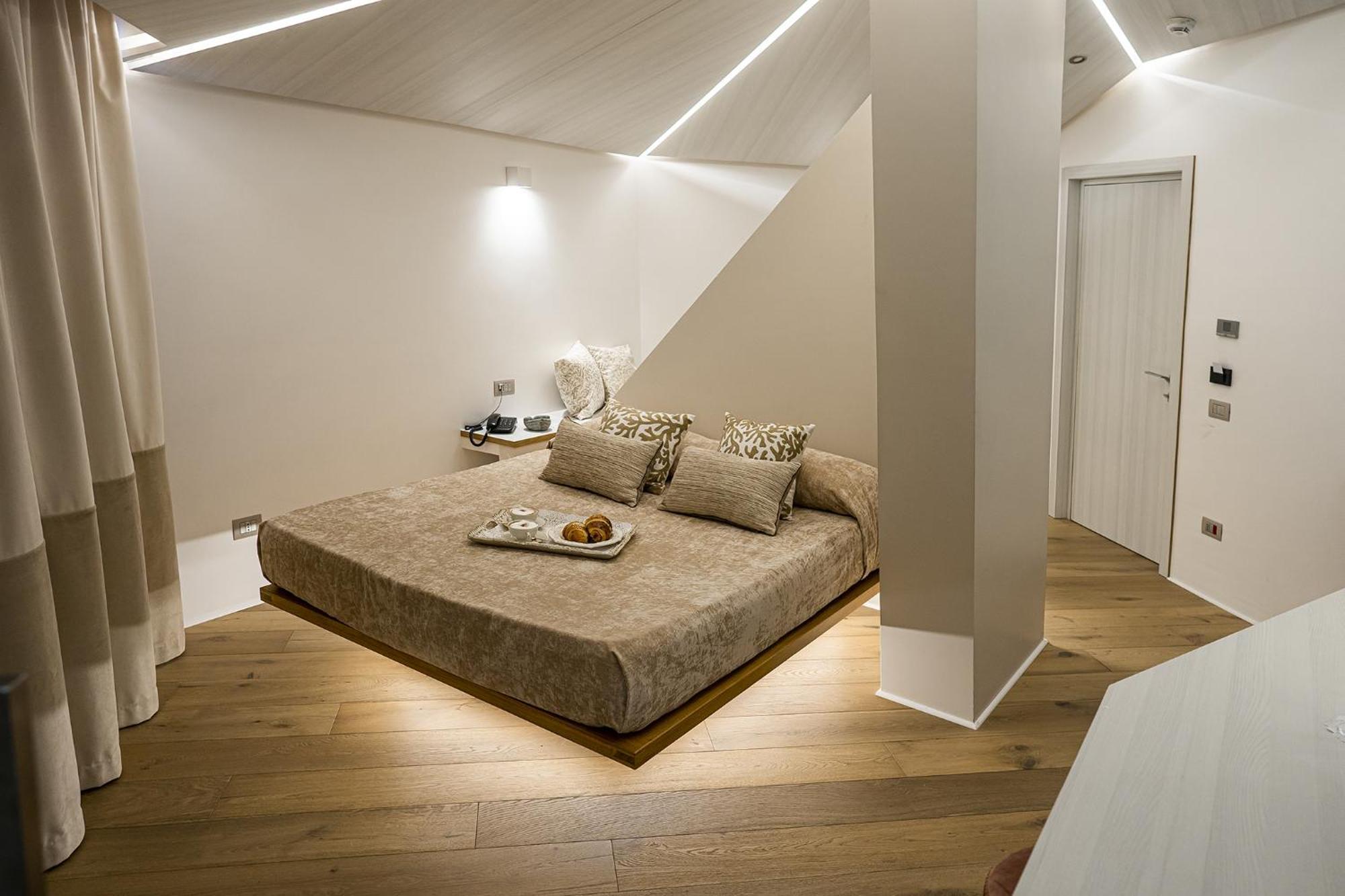 Hotel Tiro A Volo Поцуоли Екстериор снимка