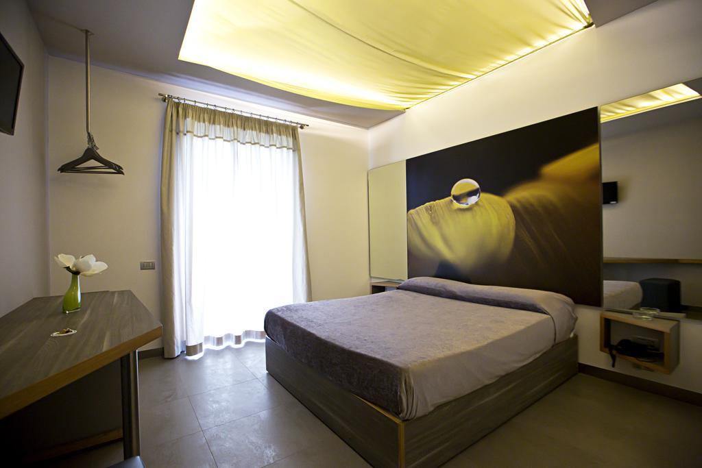Hotel Tiro A Volo Поцуоли Екстериор снимка