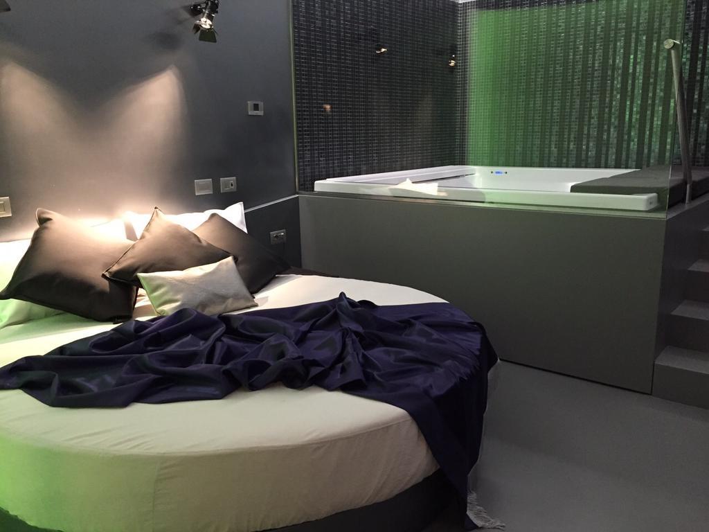 Hotel Tiro A Volo Поцуоли Екстериор снимка